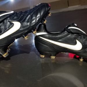 Nike Youth Rare Tiempo Legend lll FG 366201 018